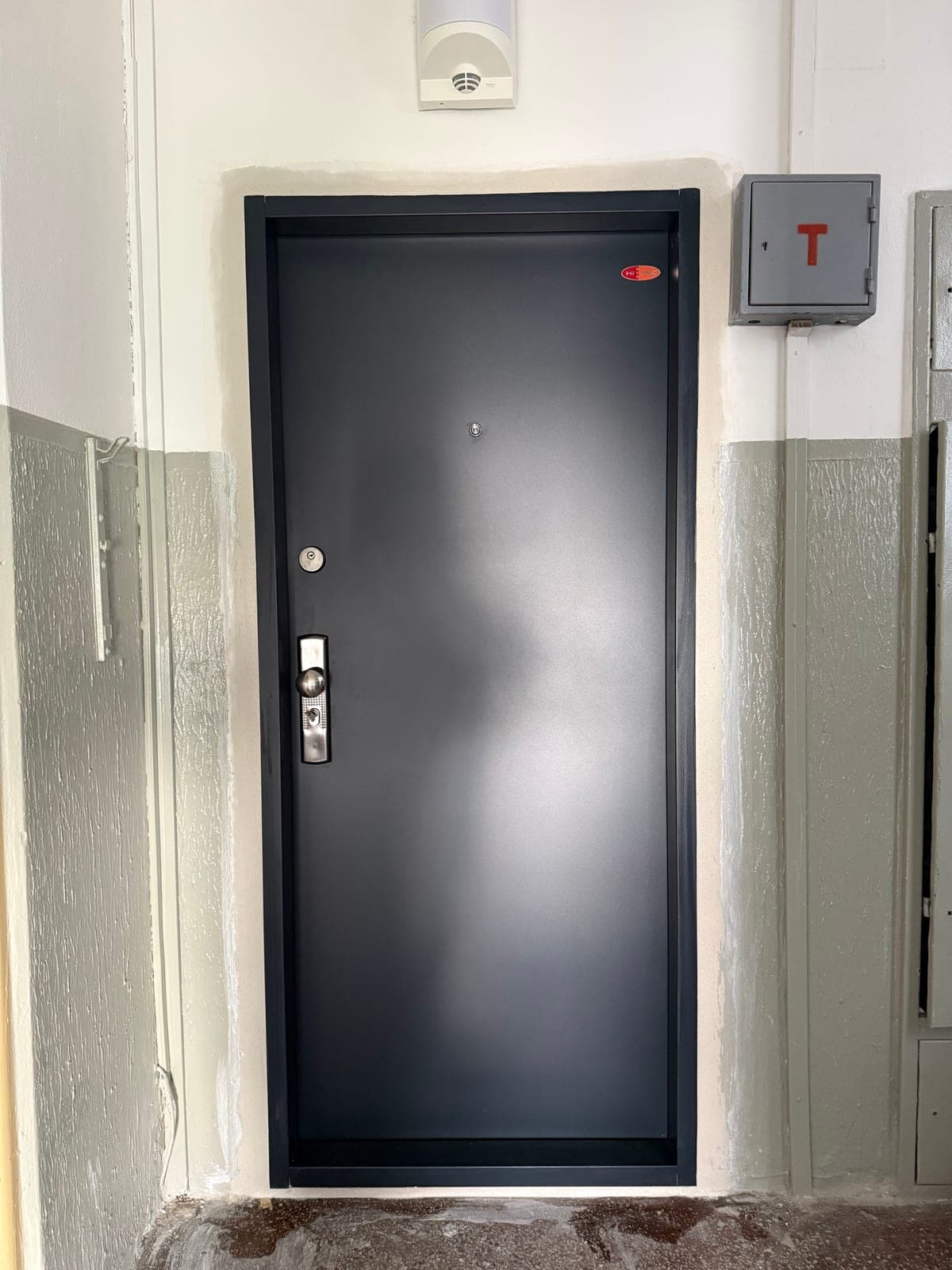 Dvere ELEGANTE - Antracit E4 - fotka
